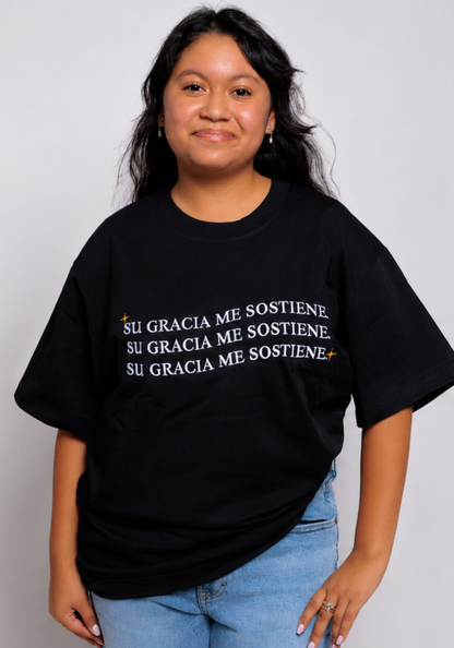 Su Gracia Me Sostiene-Camisa Bordada 280 GSM
